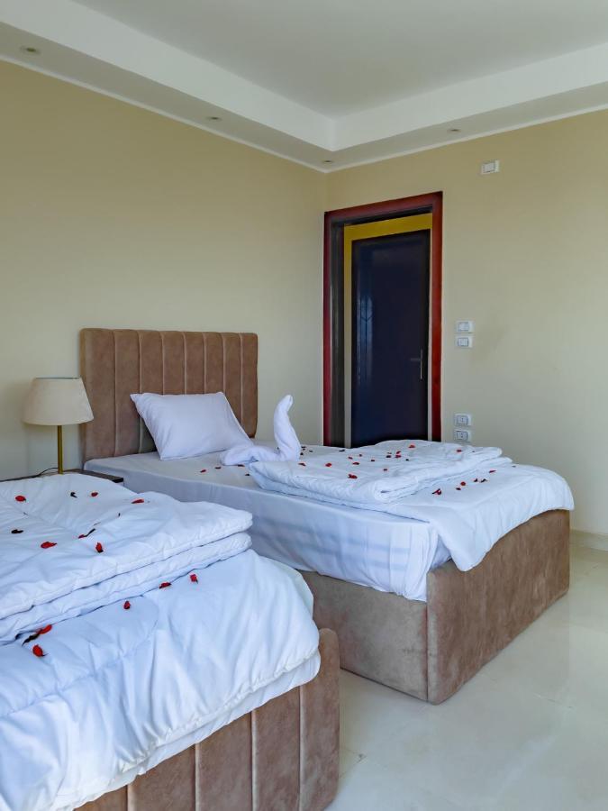 Jumeirah Pyramids View Inn Kafret el-Gabal Exterior foto