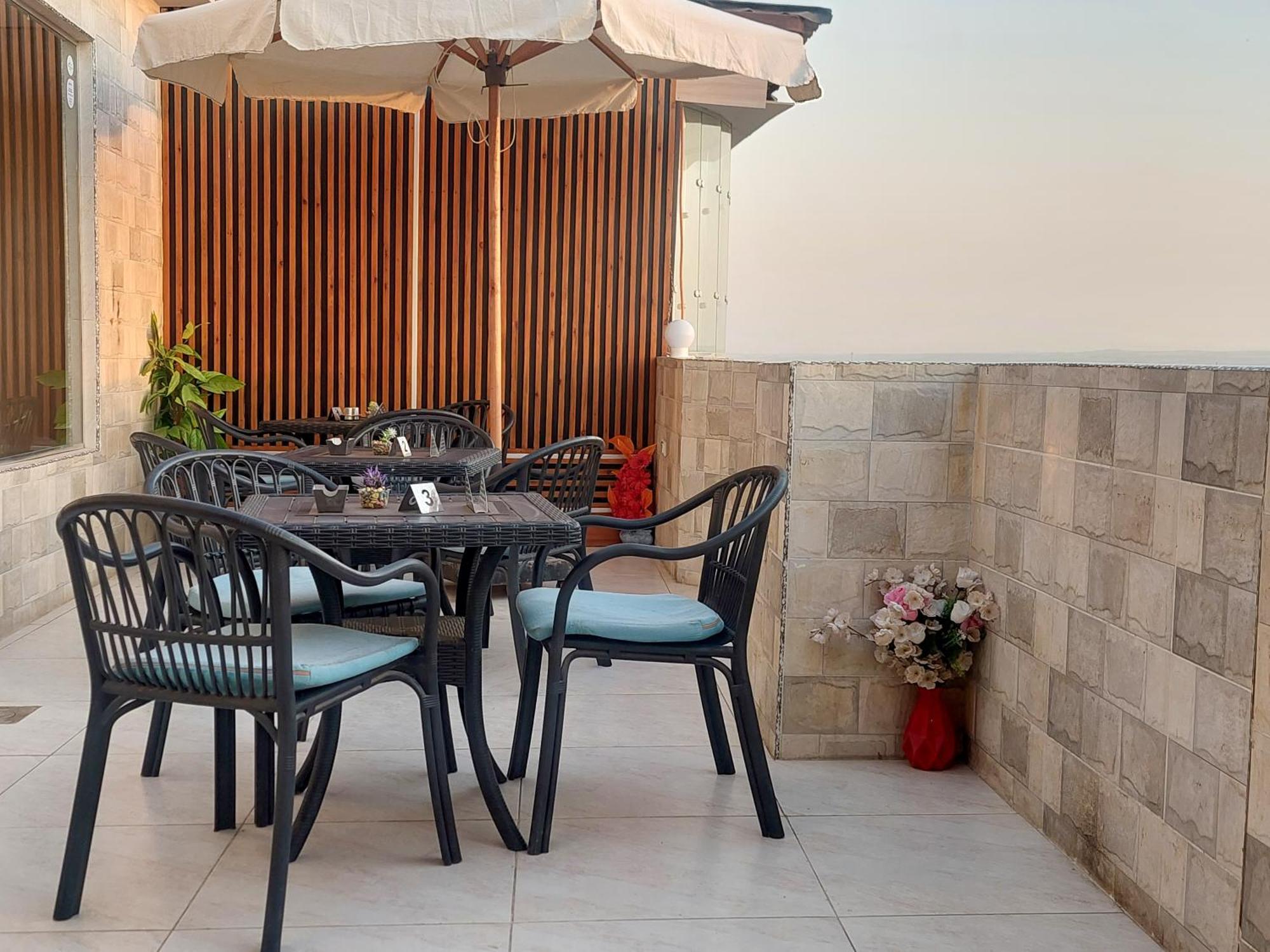 Jumeirah Pyramids View Inn Kafret el-Gabal Exterior foto