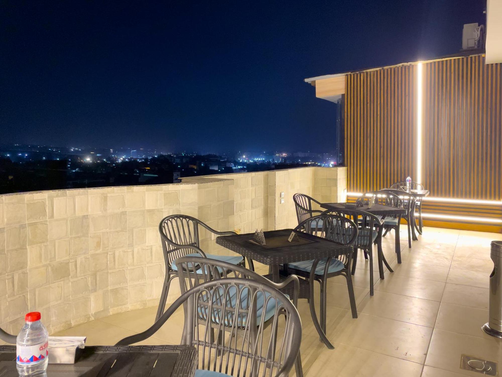 Jumeirah Pyramids View Inn Kafret el-Gabal Exterior foto